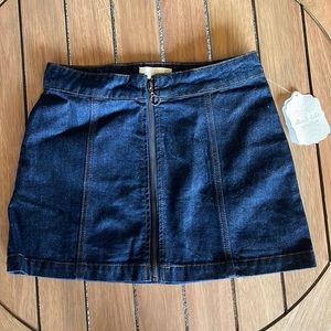 dark denim zip up jean skirt!